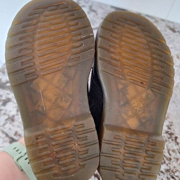 Dr. Martens boots size 8 - Picture 9 of 10